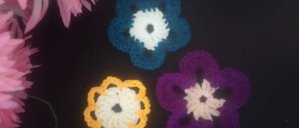 Beginner's Crochet Flower Motifs - Three Free Patterns